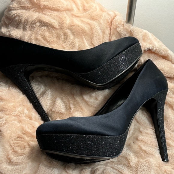 Satin platform stilettos size 9 - Picture 5 of 7